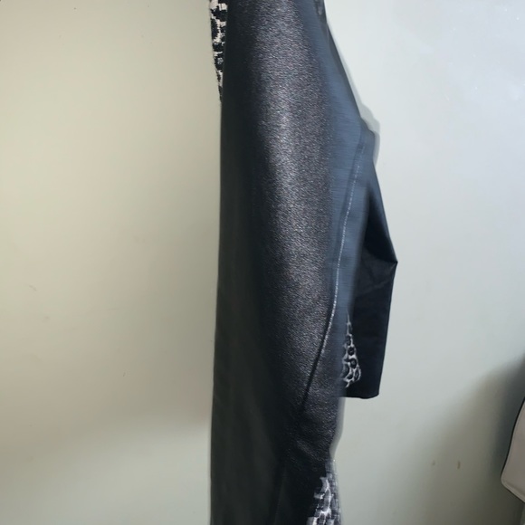 Blazer - Picture 7 of 7